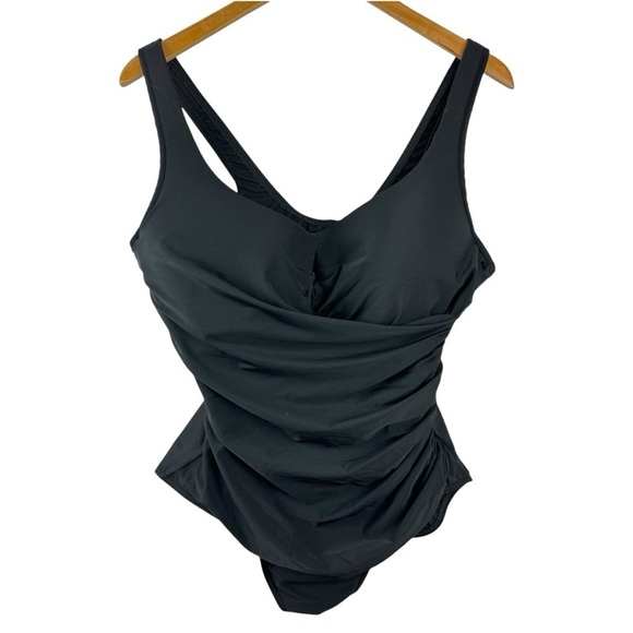 Miraclesuit Plus Size 20W Escape Underwire One Piece Swimsuit Must Haves Black - Picture 2 of 15